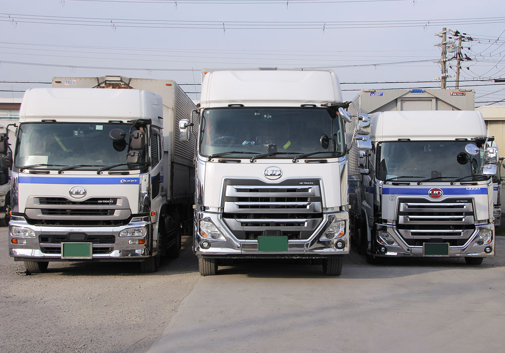 大型ウイングトラック