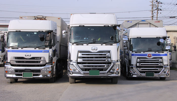 大型ウイングトラック